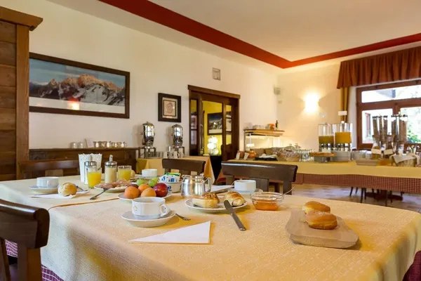 Classic Tour du Mont Blanc In Comfort - 13 Days food