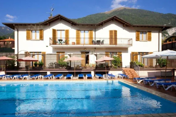 Albergo Lenno Pool
