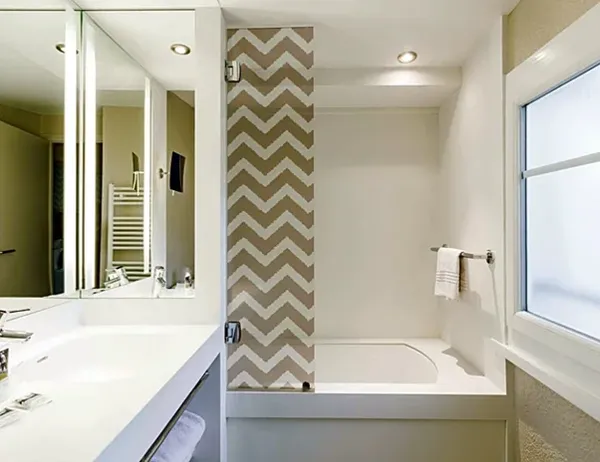 Annecy room bathroom