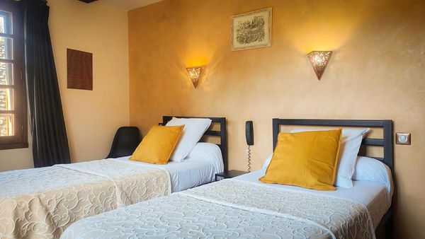 Aubergue St Jacques twin room