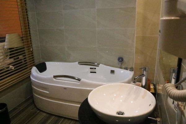 Cat cat hotel bathroom