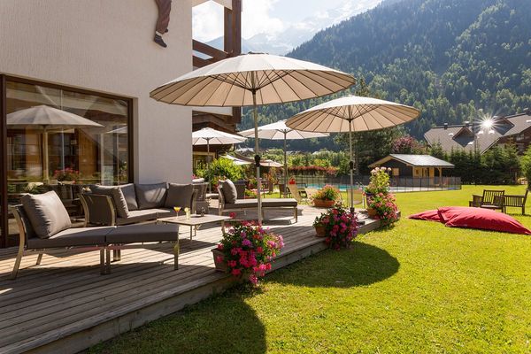 Chalet Hôtel La Chemenaz les contamines outside umbrella