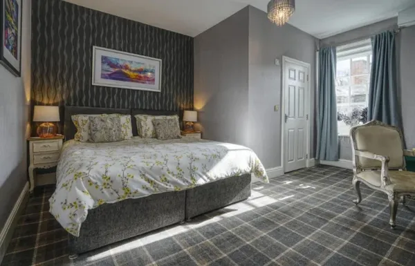 Howard Arms Hotel Bedroom