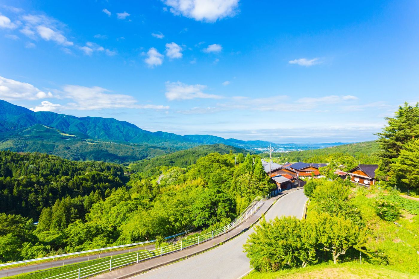 Overlooking-view-of-Kiso-Valley-in-Magome
