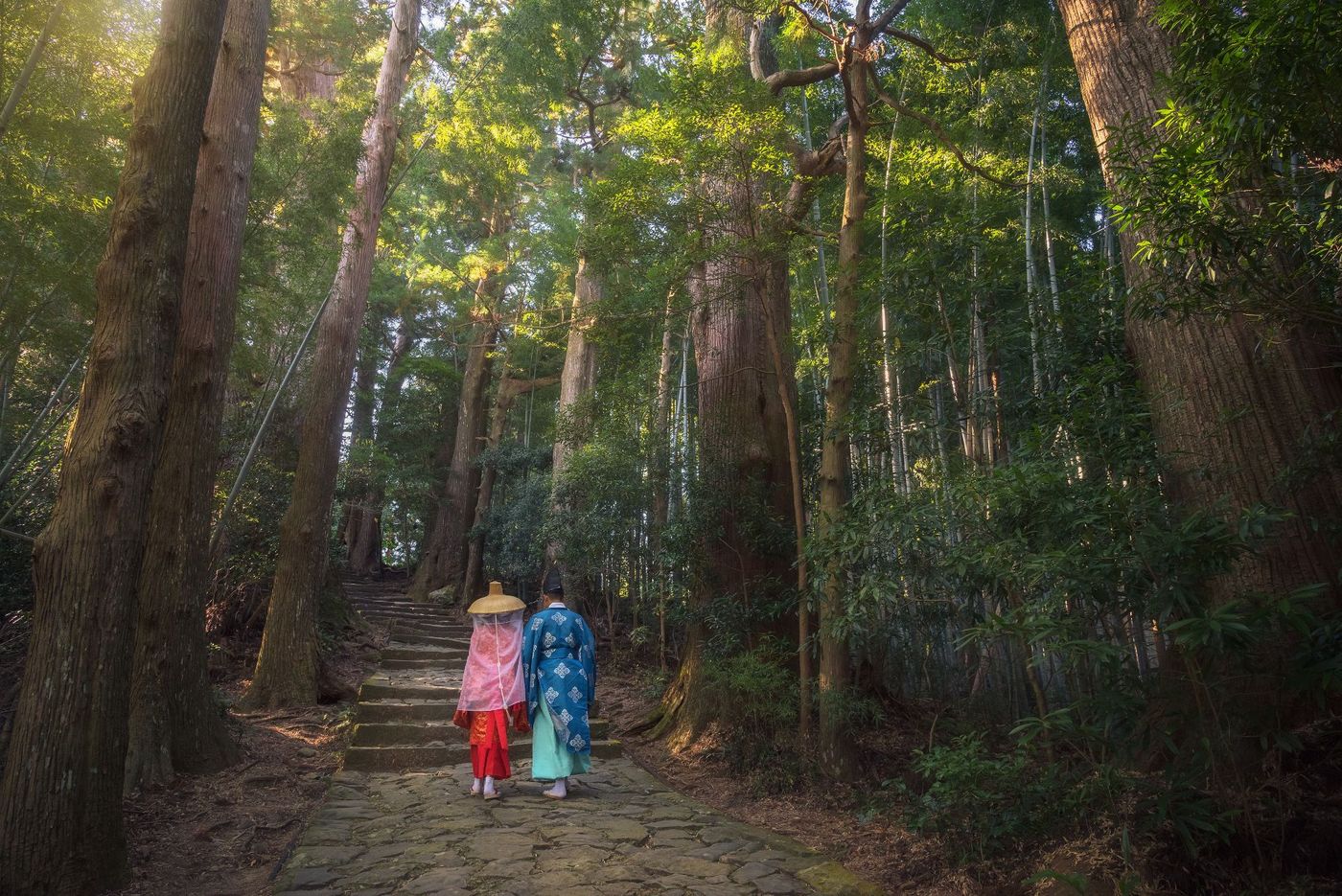 Pilgrims-in-Traditional-Attire-on-Kumano-Kodo-Track
