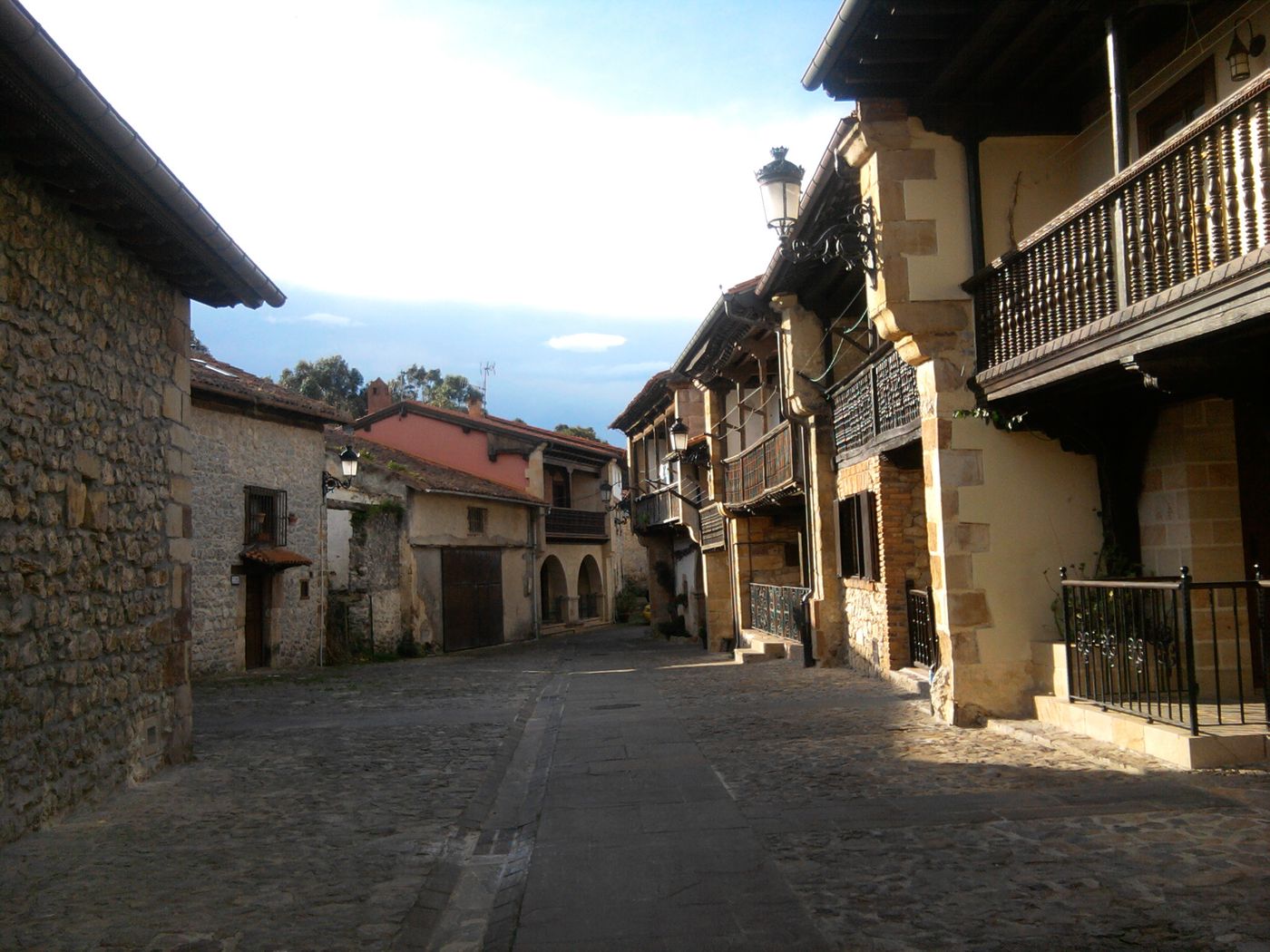 T19T Camino del Norte 13 etapa Santillana del Mar Comillas Pueblo de Concha pueblo (3)