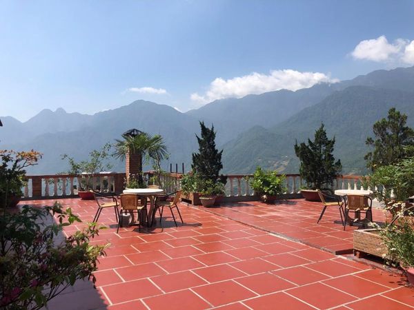 cat cat hotel sapa rooftop