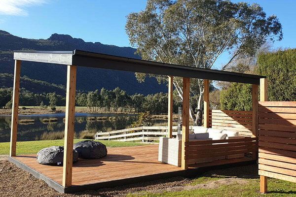 halls gap motel deck