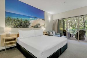 kingfisher resort king room