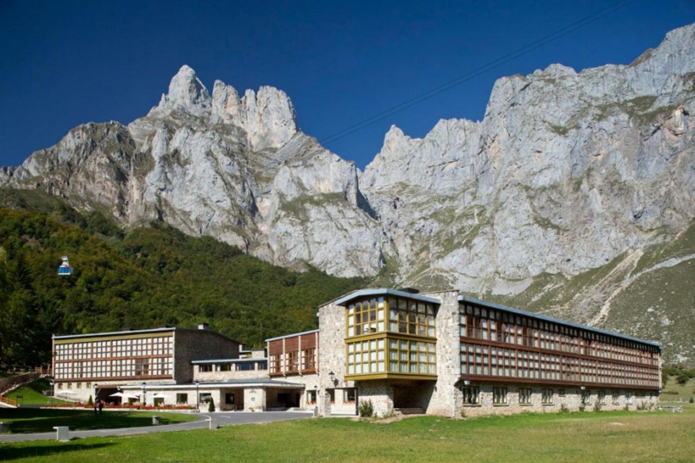 spain camino picos-de-europa parador fuente accommodation