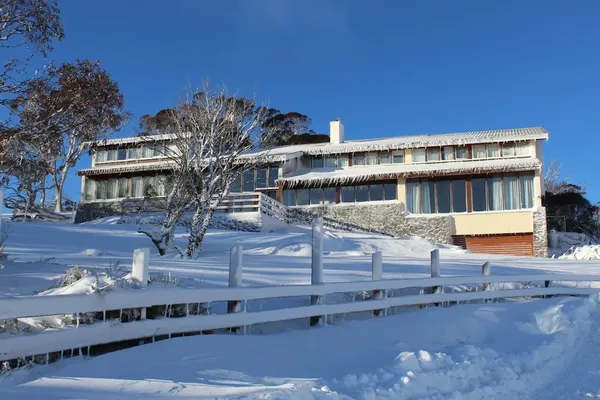 valhalla lodge exterior
